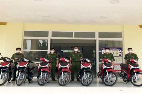 Cấp xe máy cho Công an xã chính quy huyện Krông Nô
