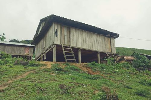 Vụ người Mày vào rừng 'trốn' Covid-19: Phó Chủ tịch UBND huyện báo cáo lệch so với xã