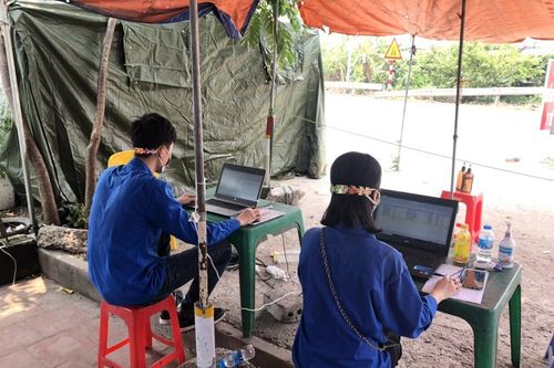 Độc đáo 'tai giả' đeo khẩu trang phòng chống dịch, bệnh