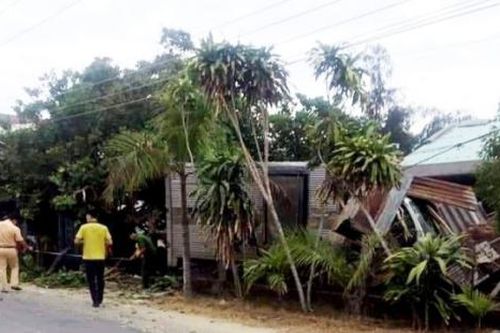 Đi tập thể dục, 3 người bị xe tải tông thương vong