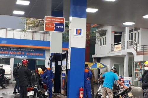 Trong nước ế ẩm, đề xuất cấm nhập khẩu xăng dầu