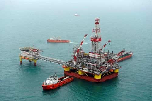 Saudi Arabia và Nga đạt thỏa thuận cắt giảm sản lượng dầu thô