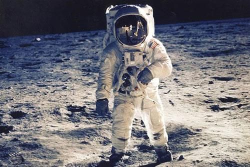 Sự thật đằng sau chuyện phi hành gia Mỹ nhìn thấy UFO trong vũ trụ
