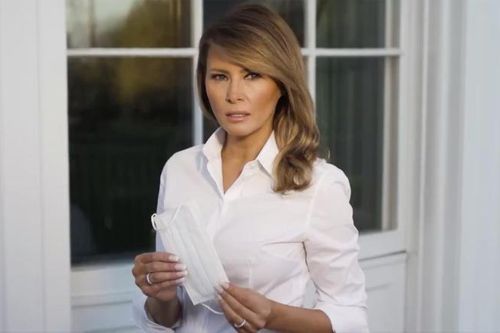 COVID-19: Bà Melania Trump đăng ảnh khuyến khích đeo khẩu trang