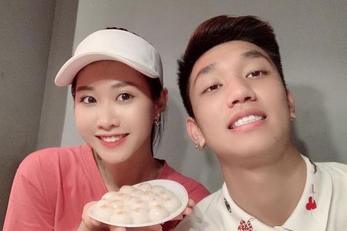 Trọng Đại đón sinh nhật cùng bạn gái mới