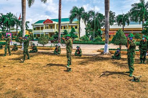 Vừa huấn luyện, vừa tăng cường các biện pháp phòng, chống dịch Covid-19