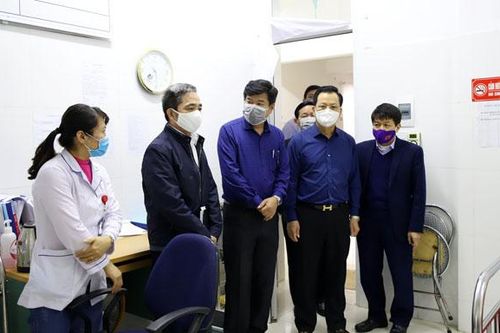 Phó Chủ tịch UBND tỉnh Hoàng Quốc Khánh kiểm tra công tác y tế tại một số địa phương