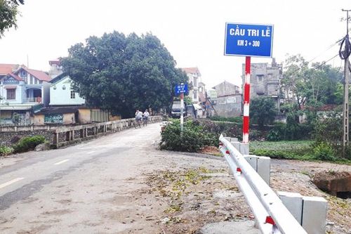 Phân luồng giao thông phục vụ thi công cầu Tri Lễ, huyện Thanh Oai