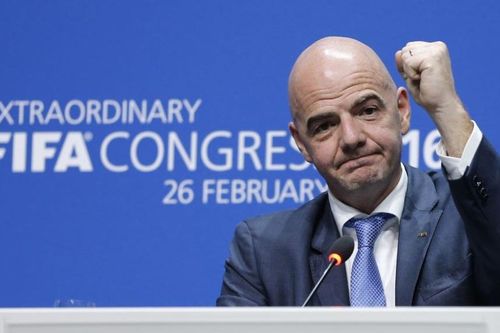 FIFA yêu cầu các giải đấu chưa mở lại nếu chưa an toàn