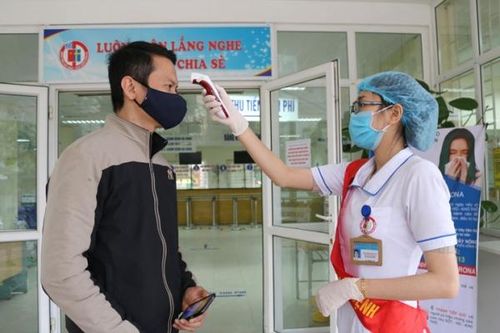 Không đón khách đến thăm, không mang đồ, mua đồ từ ngoài vào viện để phòng COVID -19