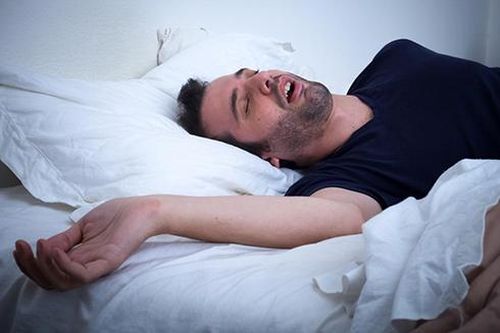 Những thói quen xấu khiến bạn tăng cân trong thời gian cách ly toàn xã hội