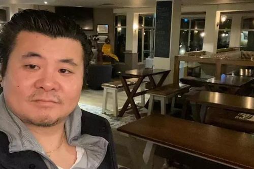 Chủ quán bar tặng đồ uống miễn phí cho ai ở nhà cách ly