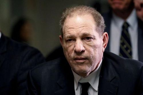Trùm Hollywood Harvey Weinstein khỏi Covid-19 trong tù
