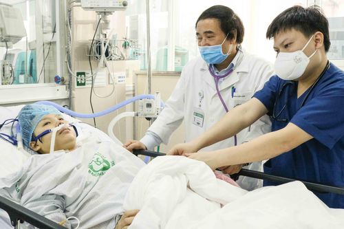 Bác sĩ Bạch Mai cứu sản phụ 2 lần ngừng tim, tuần hoàn