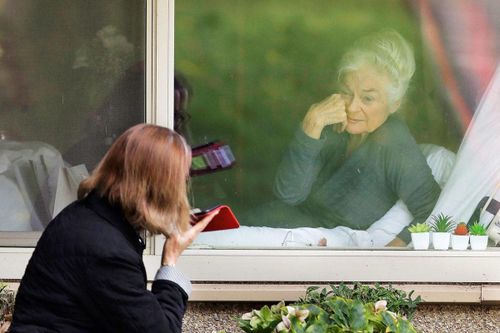 Giữa dịch Covid-19, người Mỹ làm điều chưa từng có