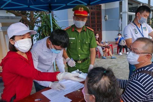 Tài xế chở 'chui' 7 khách đến Đà Nẵng du lịch giữa mùa dịch
