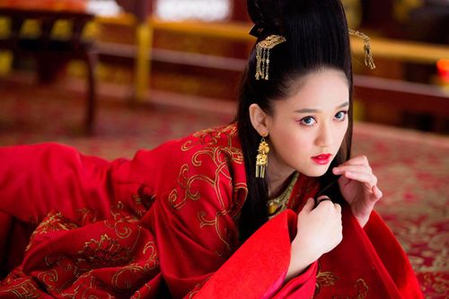 Phim nào phá nát tiểu thuyết võ hiệp Kim Dung?