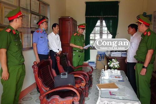 Khởi tố Chủ tịch UBND phường Điện Dương