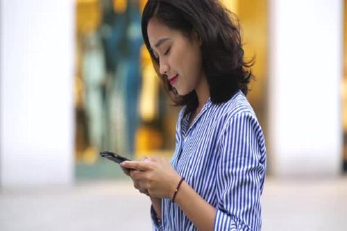 Anh ấy hẹn rồi biến mất…