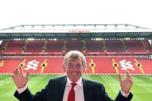 Huyền thoại vĩ đại nhất CLB Liverpool, Sir Kenny Dalglish nhập viện vì nhiễm virus Corona