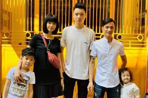 Con trai cao 190 cm của siêu mẫu Hạ Vy