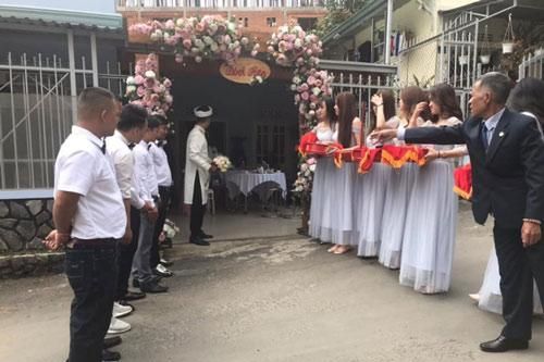 Sát ngày cưới, chú rể đột ngột hủy hôn rồi quay lại với người yêu cũ nhưng điều này mới khiến cô dâu uất nghẹn