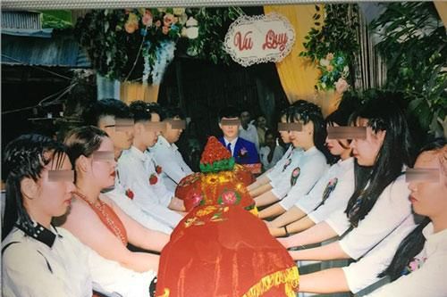 Nhận về ảnh cưới mà không dám mở ra xem, nhưng điều này mới khiến cô dâu uất nghẹn