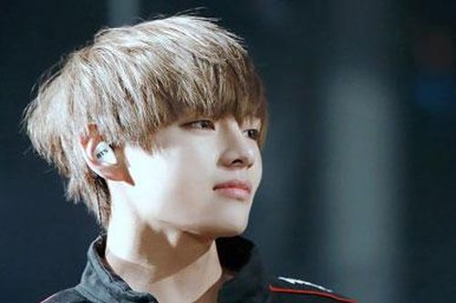 Top 10 người đàn ông đẹp trai nhất thế giới năm 2020: 'Nam thần' nhóm BTS góp mặt