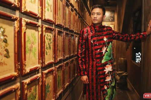 Nghệ sĩ đa tài Quý Bình khoe vẻ lịch lãm, phong độ quyến rũ 'chết người'