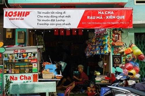 500 cây dù và bạt che nắng làm nên chiến dịch thành công của Loship