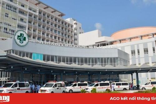 Bệnh viện Đa khoa trung tâm An Giang tiếp nhận 99 mẫu xét nghiệm virus SARS-CoV-2