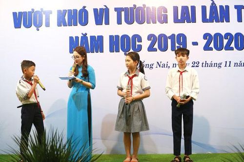 Phía sau lời ru chia hai
