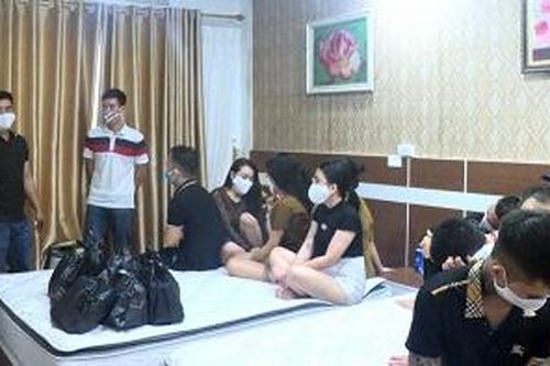 Bắt 2 nhóm sử dụng ma túy trong khách sạn