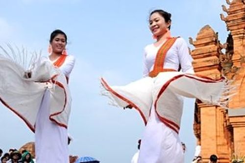 Bảo tồn, phát huy trang phục truyền thống các dân tộc ở Khánh Hòa
