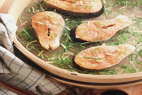 Thai phụ ăn cá điều độ có lợi cho thai nhi