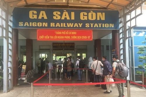 TP. HCM: Triển khai xét nghiệm nhanh COVID-19 tất cả khách về ga Sài Gòn