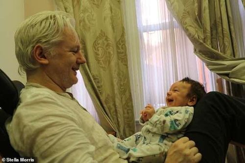 Tiết lộ của người phụ nữ bí mật sinh 2 con với nhà sáng lập WikiLeaks