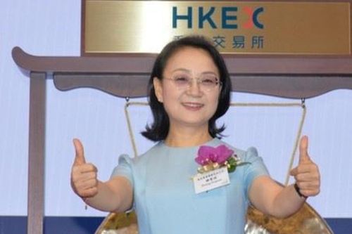 Cựu giáo viên dạy hóa trở thành tỷ phú giàu nhất ngành y thế giới