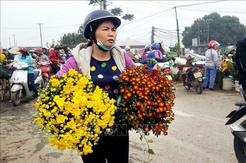 Những người liên quan đến chợ hoa Mê Linh từ ngày 20/3 đến nay cần liên hệ ngay với cơ quan y tế