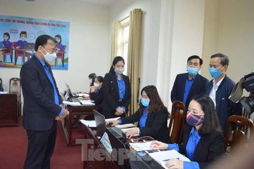 Tỉnh đoàn Thái Bình lập tổ xung kích giải quyết yêu cầu từ 'đường dây nóng' về COVID- 19