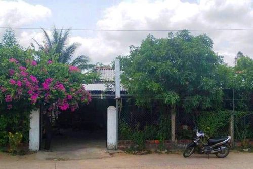 'Bất ngờ' lý lịch đối tượng vác mã tấu đuổi chém tổ công tác phòng chống COVID-19