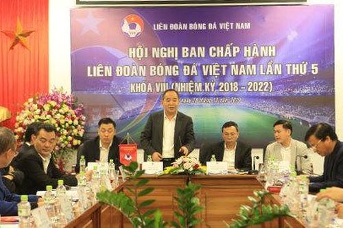 VFF bơm 'doping' cho tuyển Việt Nam: Tăng dễ, làm mới khó!