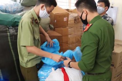 Hà Nội thu giữ hàng nghìn vật tư y tế không rõ nguồn gốc