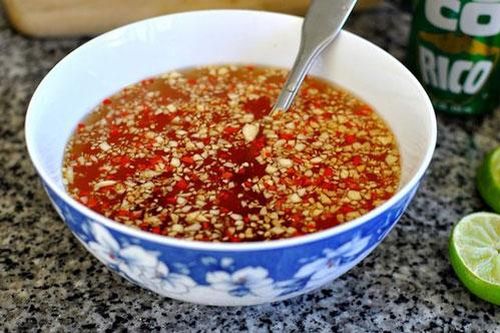 Công thức làm nước mắm chua ngọt ngon 'bất bại'