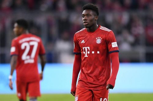 Thần đồng Bayern Munich chạy nhanh hơn cả Kylian Mbappe