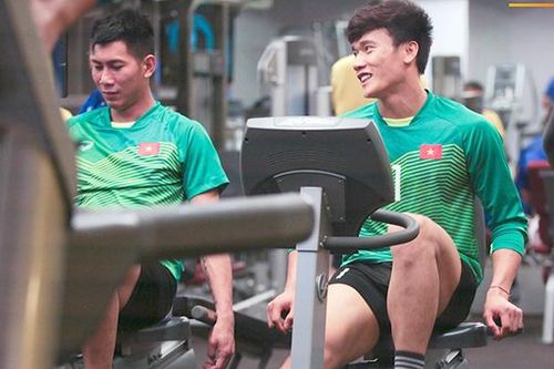HLV ngoại chê cầu thủ Việt Nam: Chuyện không mới nhưng chưa bao giờ cũ
