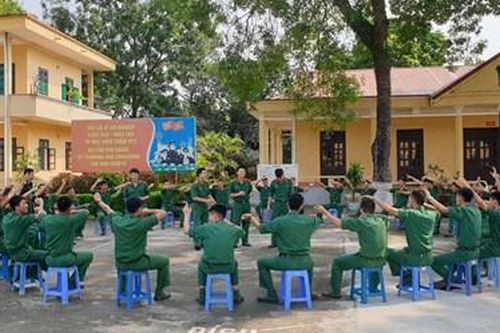 Bồi dưỡng cán bộ làm hạt nhân phong trào thi đua