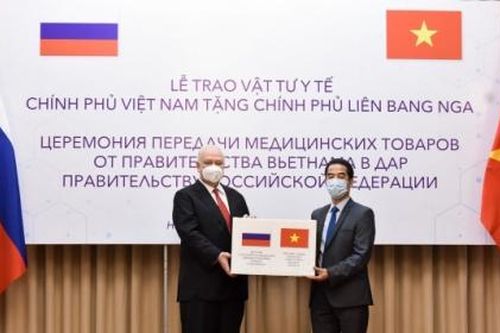 Việt Nam tặng Liên bang Nga 150.000 khẩu trang phòng, chống dịch Covid-19