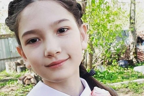 Nhan sắc 'không phải dạng vừa' của em gái thủ môn Lâm Tây