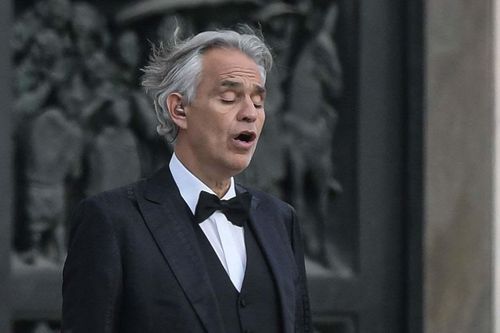 Màn trình diễn khiến triệu người rơi lệ của danh ca mù Andrea Bocelli